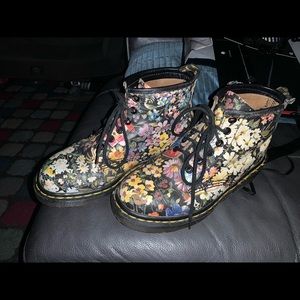 Retro Vintage Flowered Doc Dr. Martens size 6